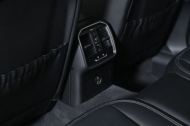 2024 Porsche Macan Base - 22944975 - 19