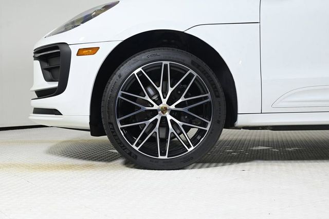 2024 Porsche Macan Base - 22944975 - 26