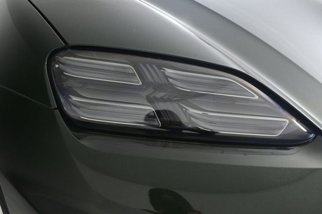 2024 Porsche Macan Electric Turbo AWD - 22944979 - 10