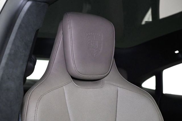 2024 Porsche Taycan Turbo S AWD - 22944973 - 18