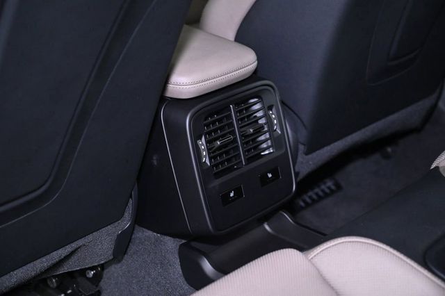 2024 Porsche Taycan Turbo S AWD - 22944973 - 19