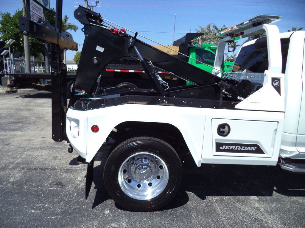 2024 Ram 5500 Laramie Crew Cab 4x4 w/ JerrDan MPL40 Wrecker 8 Ton Dual Winch Underlift - 22399961 - 17