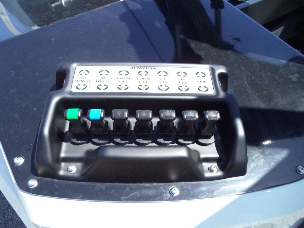 2024 Ram 5500 Laramie Crew Cab 4x4 w/ JerrDan MPL40 Wrecker 8 Ton Dual Winch Underlift - 22399961 - 21