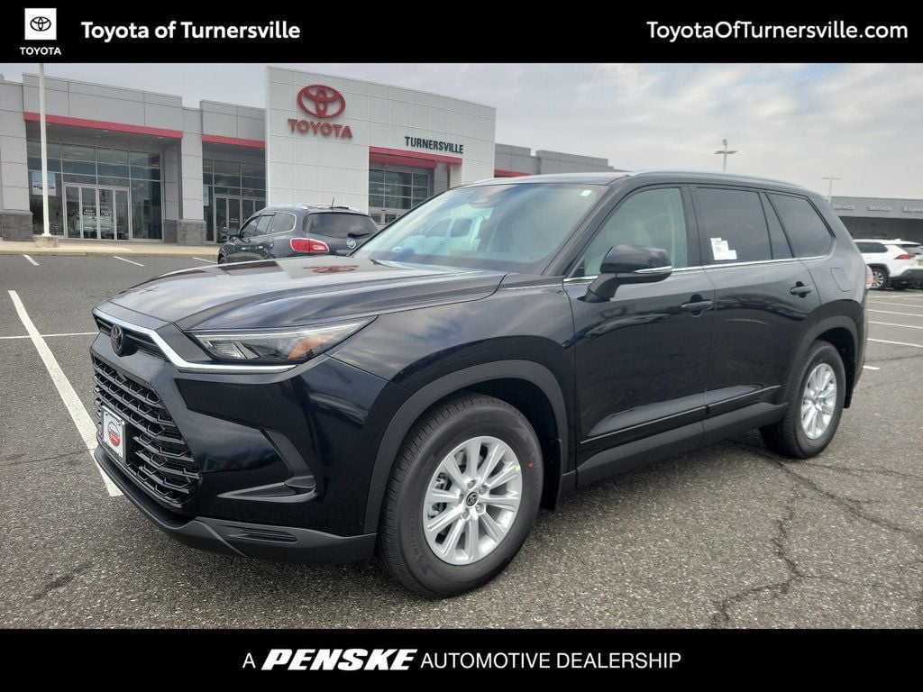 2024 New Toyota Grand Highlander XLE AWD at Serving