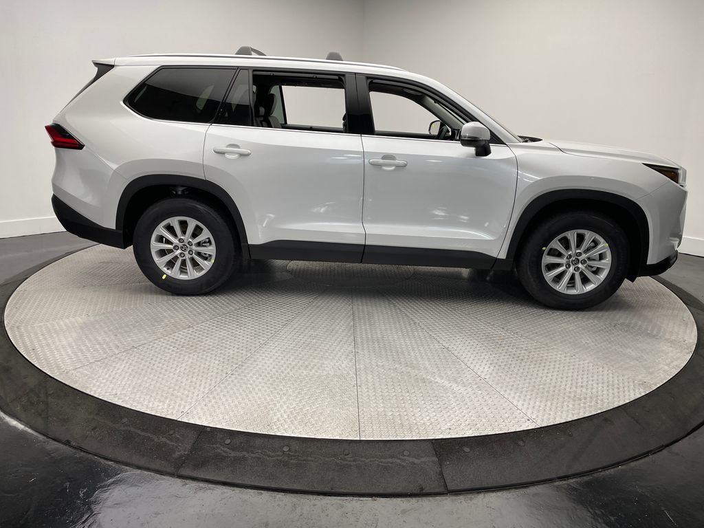 2024 New Toyota Grand Highlander XLE AWD at  Serving  Bloomfield Hills, MI, IID 22092753