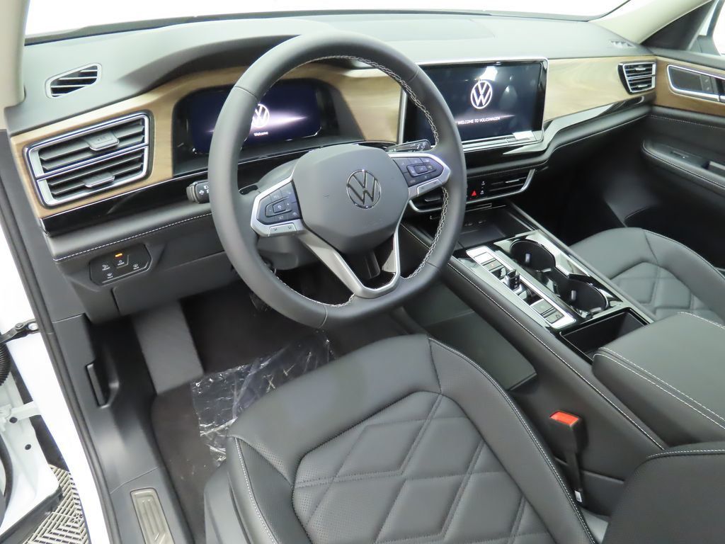 2024 New Volkswagen Atlas 2.0T SE w/Technology 4MOTION at PenskeCars.com  Serving Bloomfield Hills, MI, IID 22091291