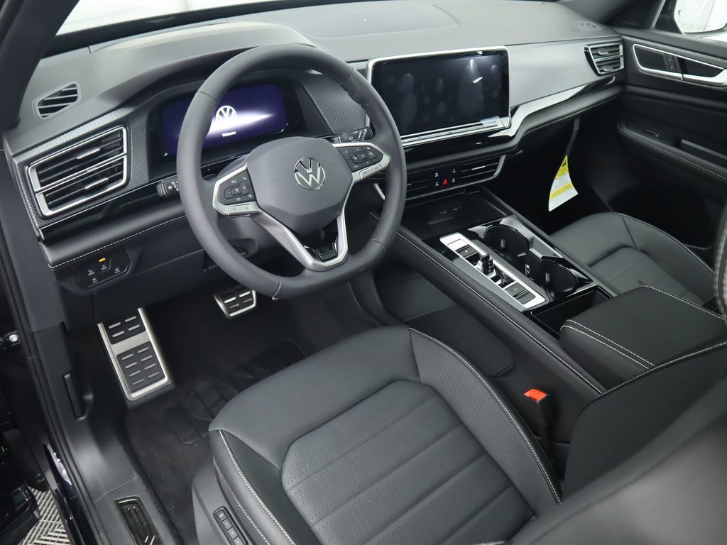 2024 New Volkswagen Atlas Cross Sport 2.0T SEL R-Line 4MOTION at  PenskeCars.com Serving Bloomfield Hills, MI, IID 22116637