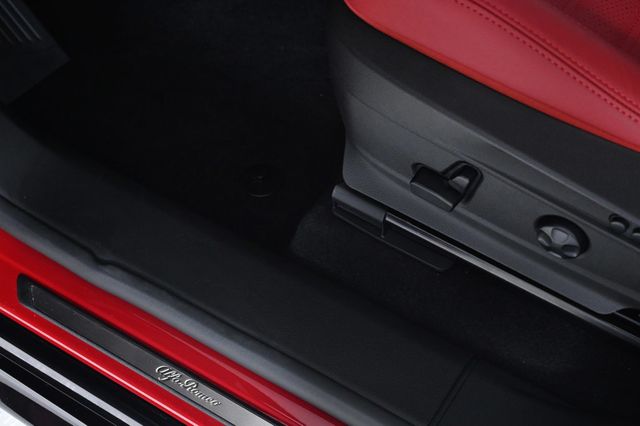 2025 Alfa Romeo Stelvio  - 22943631 - 17