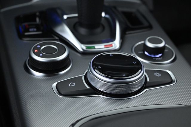 2025 Alfa Romeo Stelvio  - 22943640 - 20