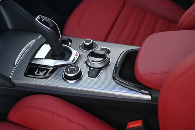 2025 Alfa Romeo Stelvio Sprint AWD - 22943639 - 19