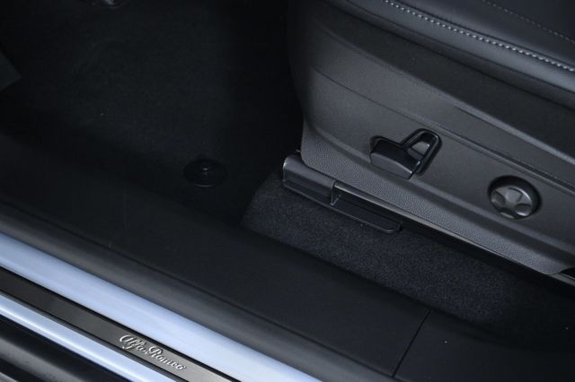 2025 Alfa Romeo Stelvio Sprint AWD - 22943659 - 17