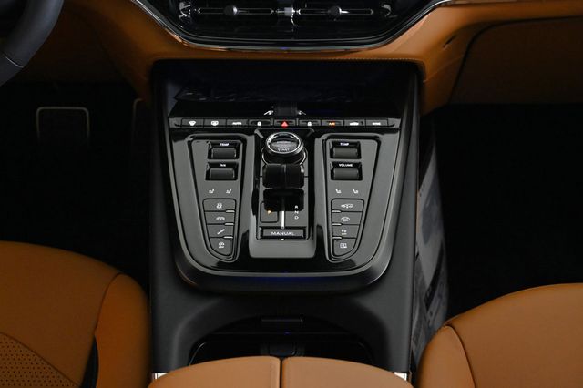 2025 Aston Martin DBX 707 AWD - 22933621 - 11