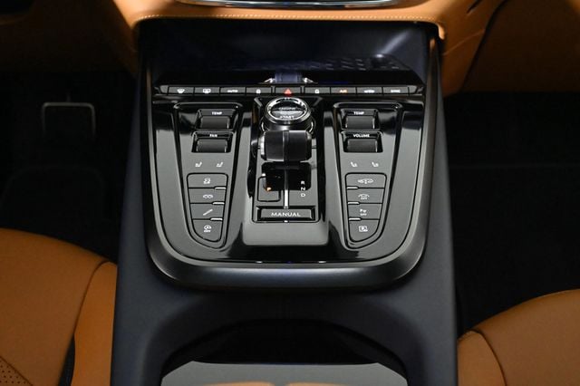 2025 Aston Martin DBX 707 AWD - 22933644 - 12