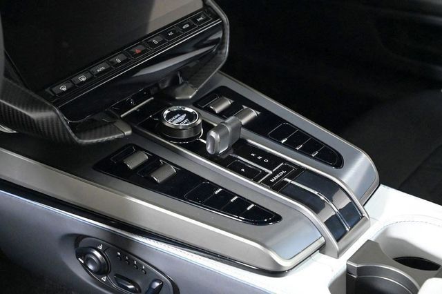 2025 Aston Martin Vanquish Coupe - 22854857 - 12