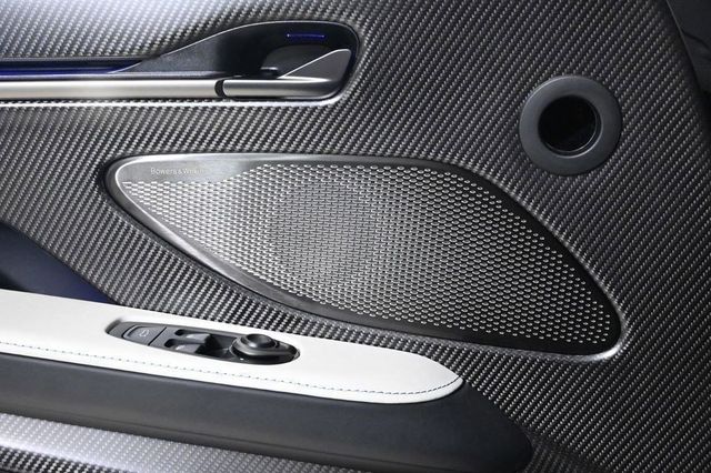 2025 Aston Martin Vanquish Coupe - 22854857 - 17