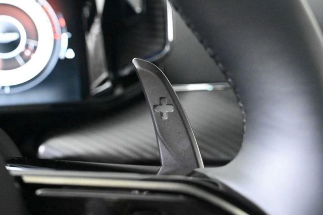 2025 Aston Martin Vanquish Coupe - 22854857 - 18