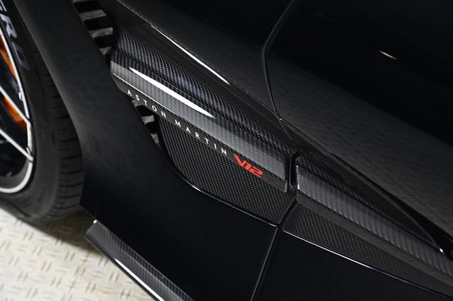 2025 Aston Martin Vanquish Coupe - 22854857 - 27