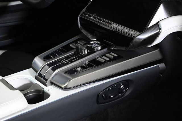 2025 Aston Martin Vanquish Coupe - 22854857 - 29