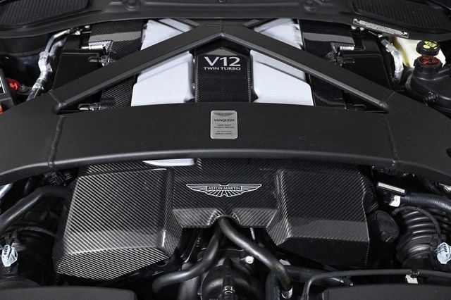 2025 Aston Martin Vanquish Coupe - 22854857 - 32
