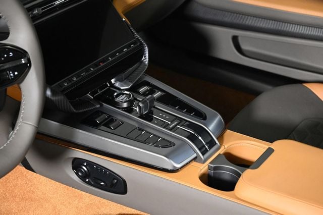 2025 Aston Martin Vanquish Coupe - 22897480 - 12