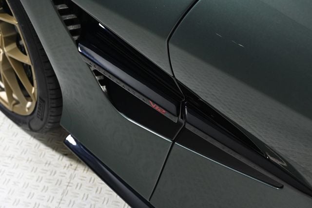 2025 Aston Martin Vanquish Coupe - 22897480 - 24