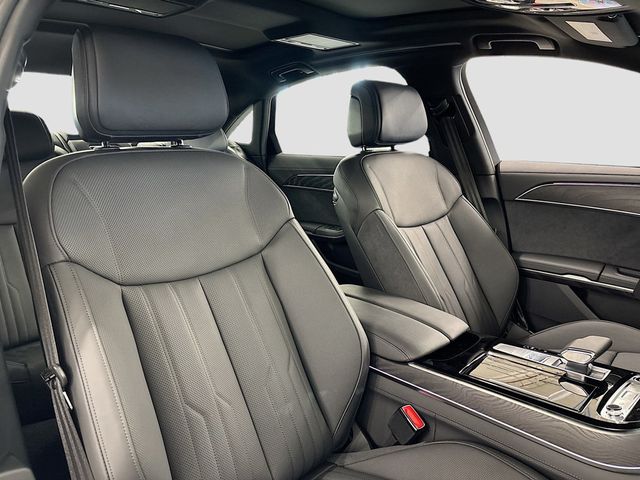2025 Audi A8 L 55 TFSI quattro - 22939686 - 13