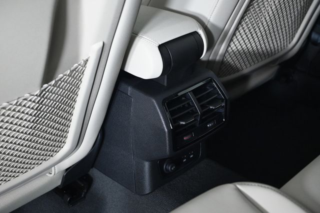 2025 Audi Q3 S line Premium 45 TFSI quattro - 22924577 - 16