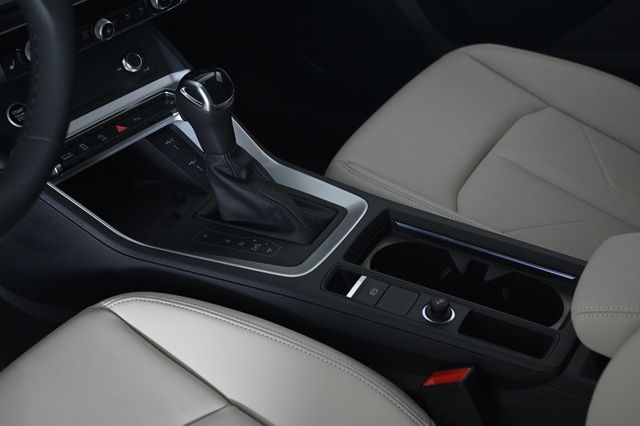 2025 Audi Q3 S line Premium 45 TFSI quattro - 22924640 - 17