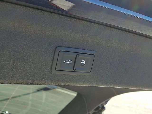 2025 Audi Q3 S line Premium 45 TFSI quattro - 22937542 - 21