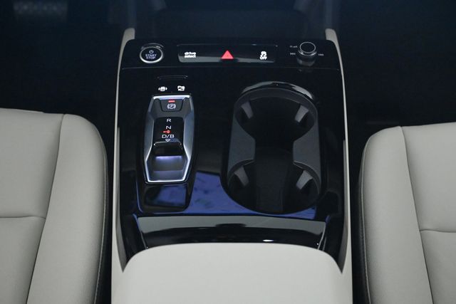 2025 Audi Q6 e-tron Premium quattro - 22970075 - 12