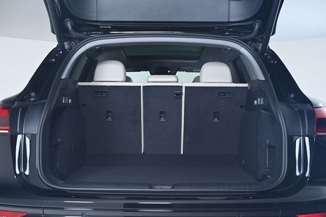 2025 Audi Q6 e-tron Premium quattro - 22970075 - 22