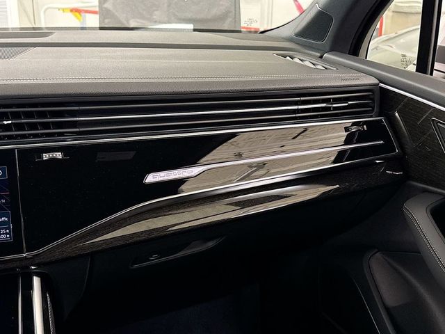 2025 Audi Q7 Premium Plus 55 TFSI quattro - 23006945 - 19