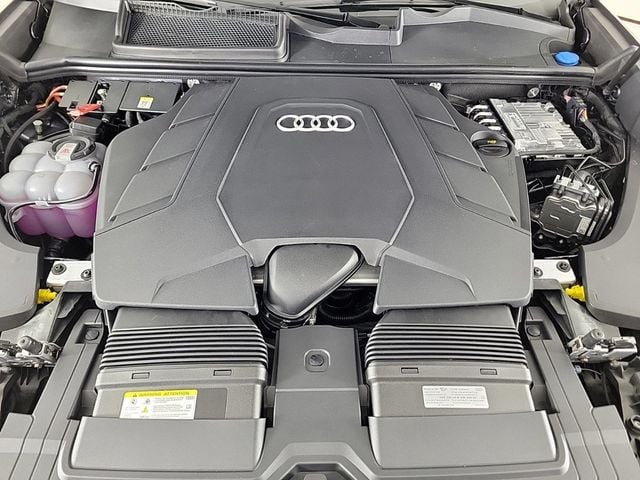 2025 Audi Q8 Premium Plus 55 TFSI quattro - 22662005 - 17