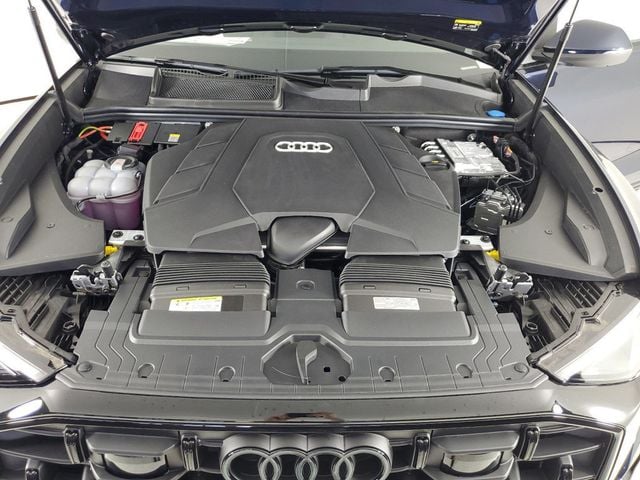 2025 Audi Q8 Premium Plus 55 TFSI quattro - 22760281 - 17