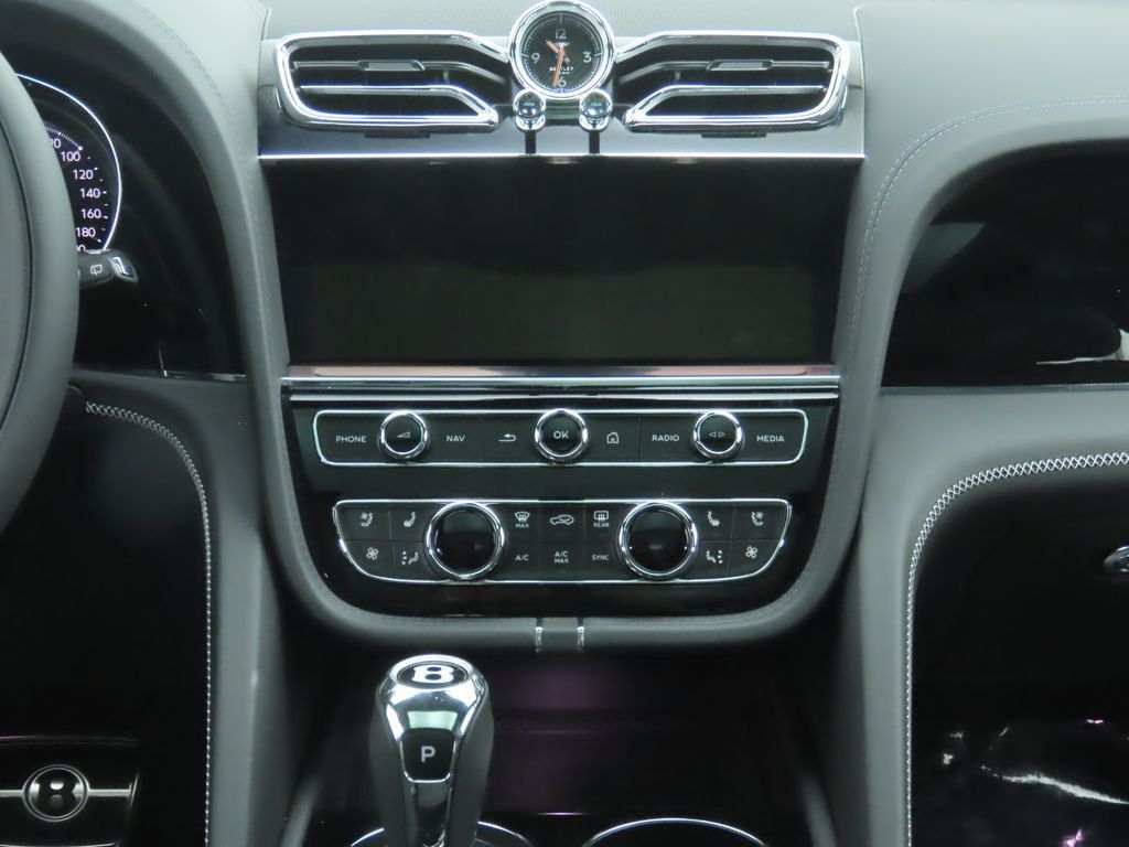 2025 Bentley Bentayga photo 14