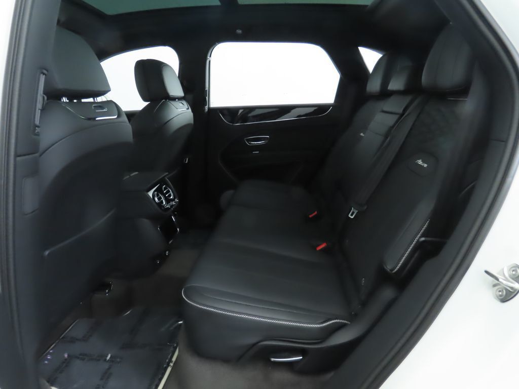2025 Bentley Bentayga photo 21