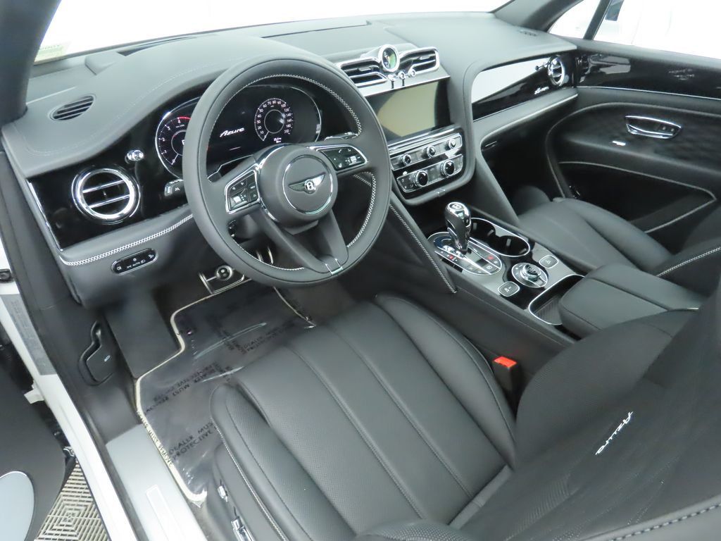 2025 Bentley Bentayga photo 9