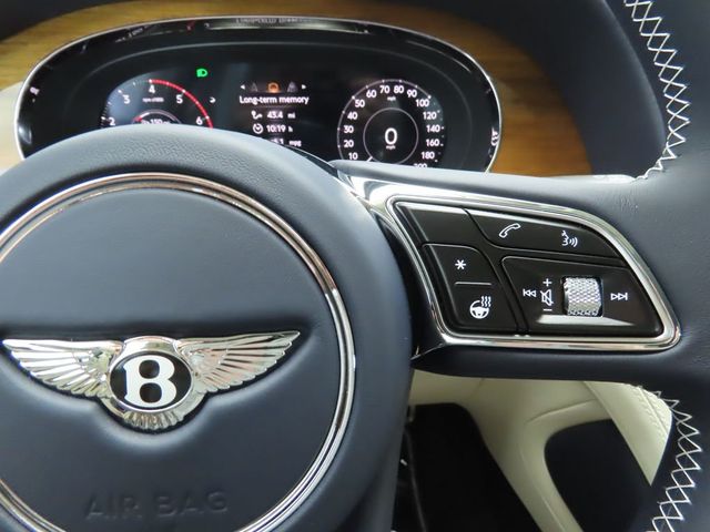 2025 Bentley Bentayga V8 AWD - 22909990 - 11