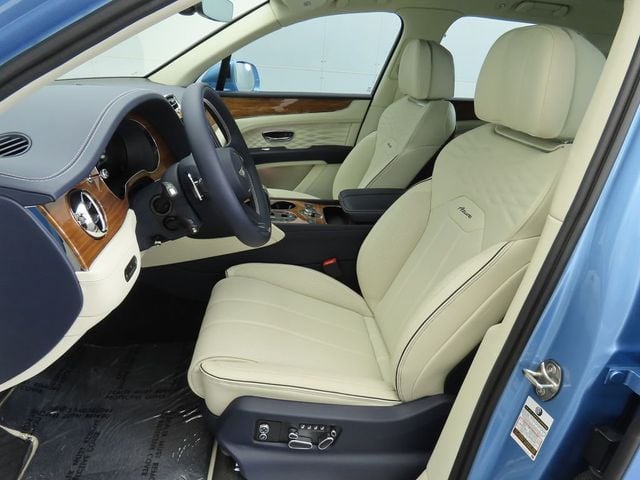 2025 Bentley Bentayga V8 AWD - 22909990 - 18