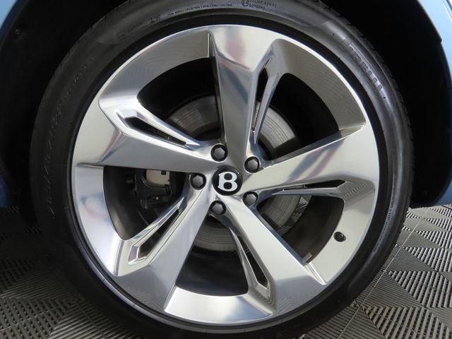 2025 Bentley Bentayga V8 AWD - 22909990 - 30