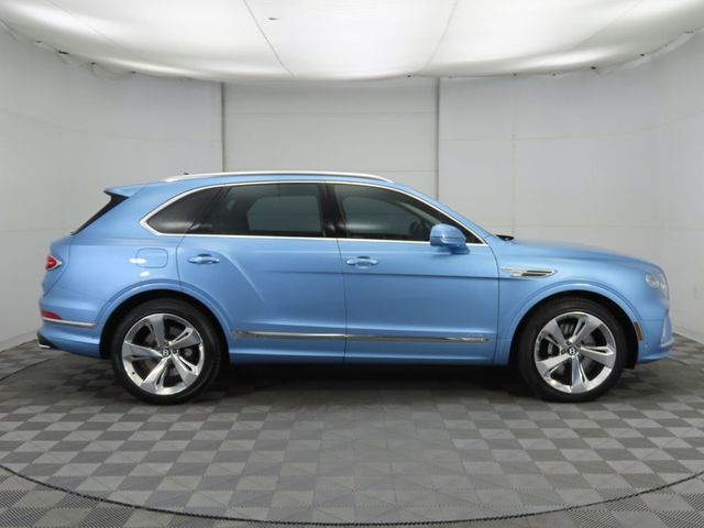 2025 Bentley Bentayga V8 AWD - 22909990 - 3