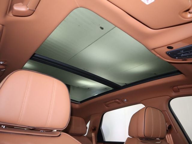 2025 Bentley Bentayga V8 AWD - 22910537 - 18