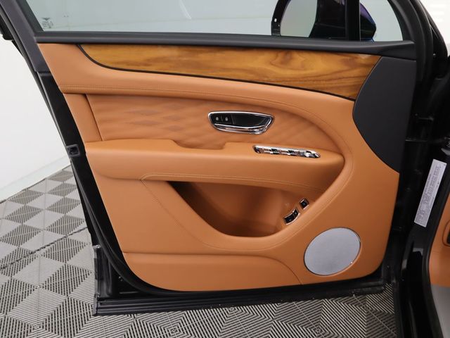 2025 Bentley Bentayga V8 AWD - 22910537 - 24