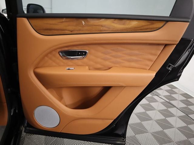 2025 Bentley Bentayga V8 AWD - 22910537 - 27