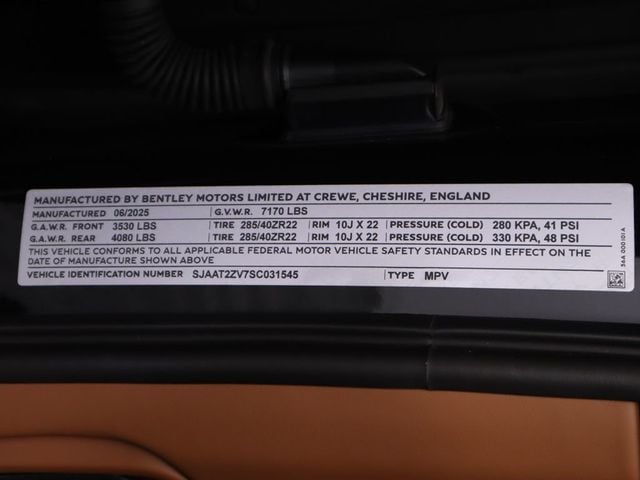 2025 Bentley Bentayga V8 AWD - 22910537 - 33
