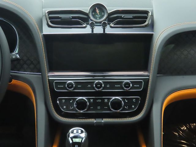 2025 Bentley Bentayga V8 AWD - 22925566 - 13