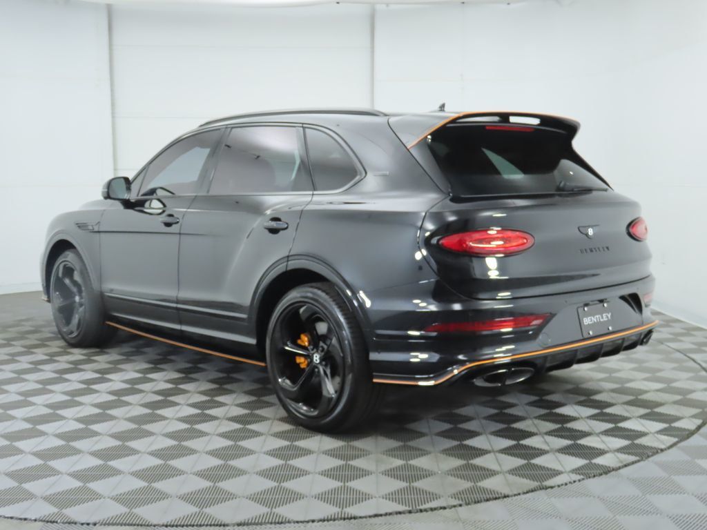 2025 Bentley Bentayga V8 photo 4