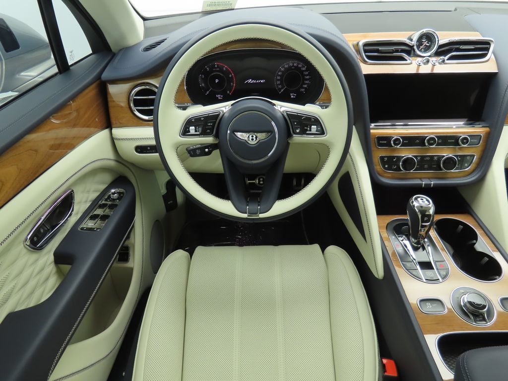 2025 Bentley Bentayga EWB V8 photo 6