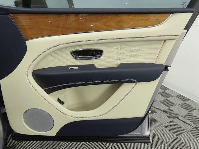 2025 Bentley Bentayga EWB V8 AWD - 22908718 - 21