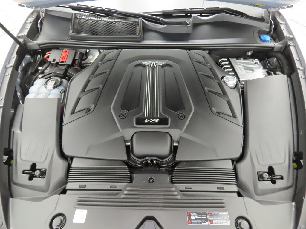 2025 Bentley Bentayga EWB V8 photo 19
